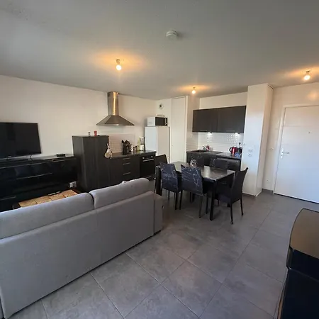 Grand T2 Avec Terrasse Au Calme, Apartman Lyon