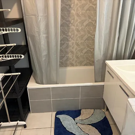 Apartman Grand T2 Avec Terrasse Au Calme, *