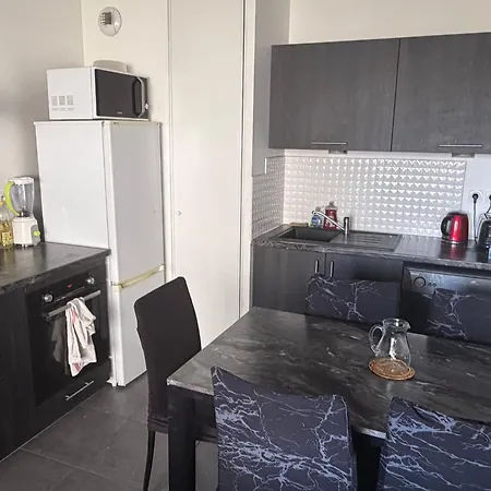 Apartman Grand T2 Avec Terrasse Au Calme,
