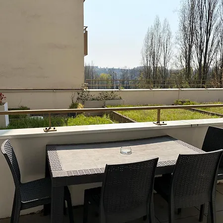 Grand T2 Avec Terrasse Au Calme,