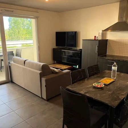 Grand T2 Avec Terrasse Au Calme, Apartmán *